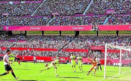 Imagen de la grada de Preferencia en el partido ante el Elche, también se abrió Gol Norte. Imagen de la grada de Preferencia en el partido ante el Elche, también se abrió Gol Norte.