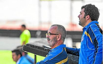 Eusebio Navarro, nuevo entrenador del UP Viso, en su última etapa en los banquillos en el Mairena. Eusebio Navarro, nuevo entrenador del UP Viso, en su última etapa en los banquillos en el Mairena.