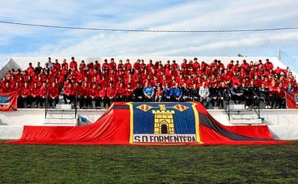 El partido de vuelta se jugará el 21 de diciembre en el Ramón Sánchez-Pizjuán. El partido de vuelta se jugará el 21 de diciembre en el Ramón Sánchez-Pizjuán.
