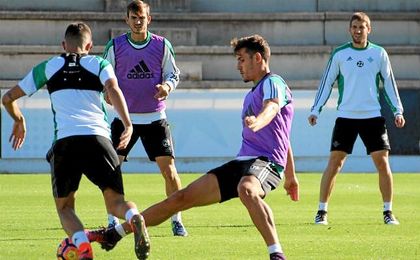 El club reitera que Musonda "aún arrastra molestias en su rodilla". El club reitera que Musonda "aún arrastra molestias en su rodilla".