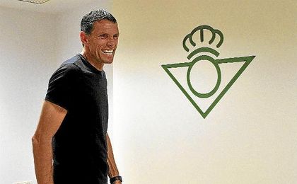 Gustavo Poyet tiene los días contados. Gustavo Poyet tiene los días contados.