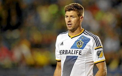 El veterano centrocampista también ha sido vinculado con el Celtic y con el Newcastle United, aunque para jugar. El veterano centrocampista también ha sido vinculado con el Celtic y con el Newcastle United, aunque para jugar.