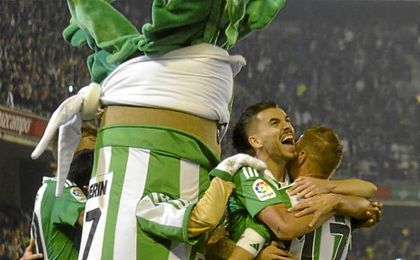 Dani Ceballos celebra efusivamente uno de los goles anotados ante Las Palmas Dani Ceballos celebra efusivamente uno de los goles anotados ante Las Palmas