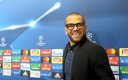 Alves, en sala de prensa. Alves, en sala de prensa.