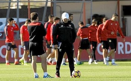 Sampaoli, en un entrenamiento del Sevilla. Sampaoli, en un entrenamiento del Sevilla.