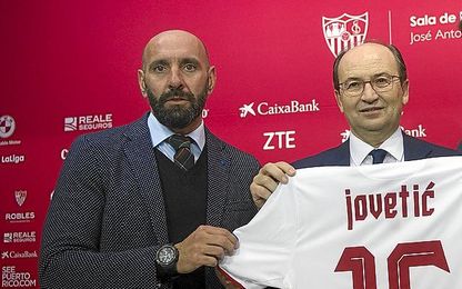 Monchi, durante la presentación de Jovetic. Monchi, durante la presentación de Jovetic.