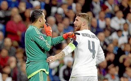 Keylor Navas: "He visto a Ramos cantar el himno del Sevilla, le tiene mucho aprecio" Keylor Navas: "He visto a Ramos cantar el himno del Sevilla, le tiene mucho aprecio"