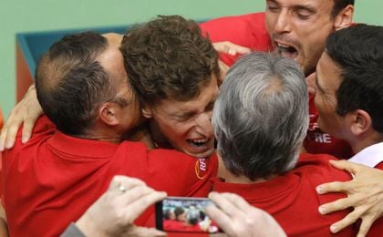 Carreño cierra la remontada y España pasa a cuartos Carreño cierra la remontada y España pasa a cuartos