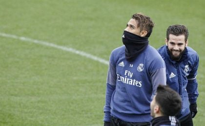 Nacho junto a Mariano durante un entrenamiento del Real Madrid. EFE. Nacho junto a Mariano durante un entrenamiento del Real Madrid. EFE.