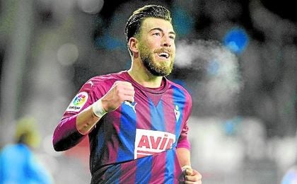 Sergi Enrich celebra el tanto que le marcó al Granada el pasado lunes. Sergi Enrich celebra el tanto que le marcó al Granada el pasado lunes.