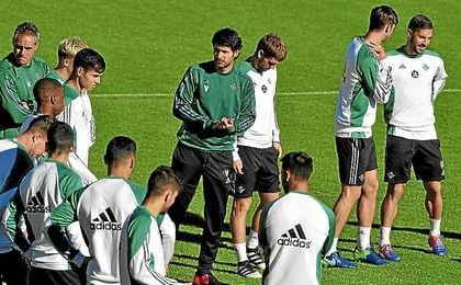 Víctor se lleva a 19 hombres a Granada. Víctor se lleva a 19 hombres a Granada.