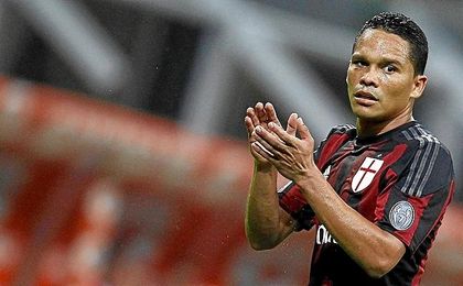 Bacca jugará con Suso y Deulofeu en ataque. Bacca jugará con Suso y Deulofeu en ataque.