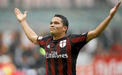 El ex del Sevilla rechazó una oferta millonaria del Tianjin Chino. El ex del Sevilla rechazó una oferta millonaria del Tianjin Chino.