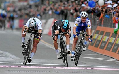 Kwiatkowski se impuso en un apretado final. Kwiatkowski se impuso en un apretado final.