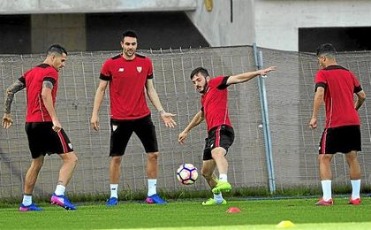 Imagen de un entrenamiento del Sevilla. Imagen de un entrenamiento del Sevilla.
