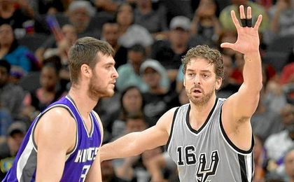 Pau Gasol guía a los Spurs y el 'doble-doble' de Ricky Rubio no evita la derrota de los Wolves Pau Gasol guía a los Spurs y el 'doble-doble' de Ricky Rubio no evita la derrota de los Wolves