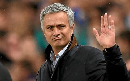 Mourinho prefiere ganar la Europa League a ser cuarto. Mourinho prefiere ganar la Europa League a ser cuarto.