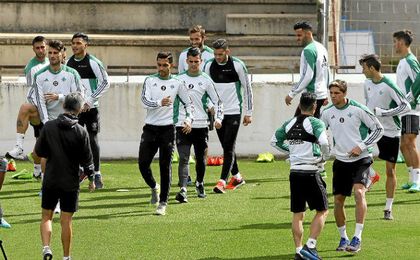 El Betis sigue preparando el partido contra el Espanyol. El Betis sigue preparando el partido contra el Espanyol.