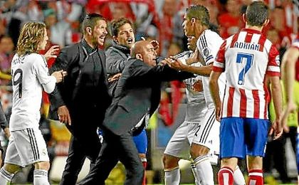 El Bernabéu acogerá el derbi madrileño. El Bernabéu acogerá el derbi madrileño.