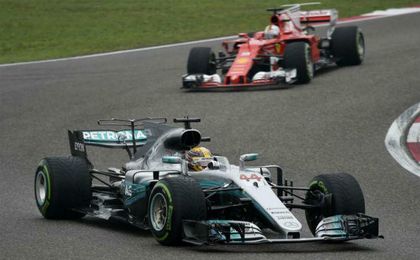 Hamilton se impuso en China por delante de Vettel Hamilton se impuso en China por delante de Vettel