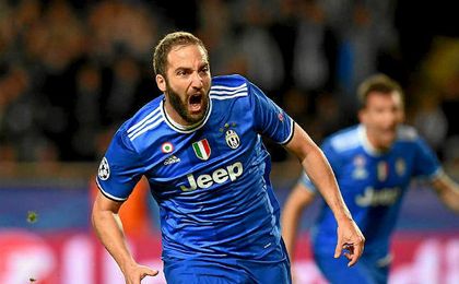 0-2. Higuaín y Dani Alves allanan el camino a Cardiff del Juventus 0-2. Higuaín y Dani Alves allanan el camino a Cardiff del Juventus