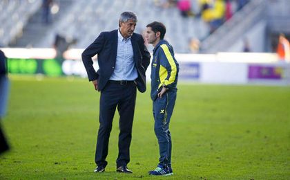 Ni Quique Setién (a la izquierda en la imagen) ni Marcelino García Toral (a su lado) se perfilan como relevos de Víctor. Ni Quique Setién (a la izquierda en la imagen) ni Marcelino García Toral (a su lado) se perfilan como relevos de Víctor.