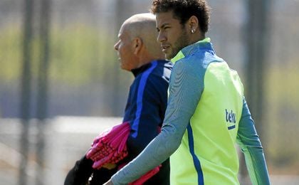 Tensión entre Unzué y Neymar. Tensión entre Unzué y Neymar.