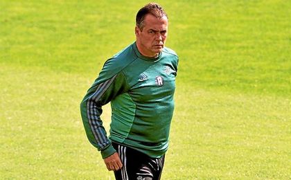 Alexis, dirigiendo uno de los entrenamientos de esta semana. Alexis, dirigiendo uno de los entrenamientos de esta semana.