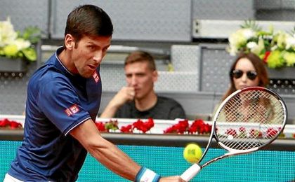 Djokovic pasa a semifinales sin jugar por la lesión de Nishikori Djokovic pasa a semifinales sin jugar por la lesión de Nishikori