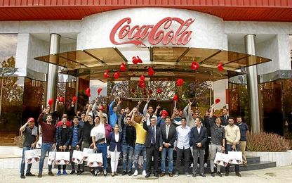 Celebran la permanencia con una visita a Coca Cola. Celebran la permanencia con una visita a Coca Cola.