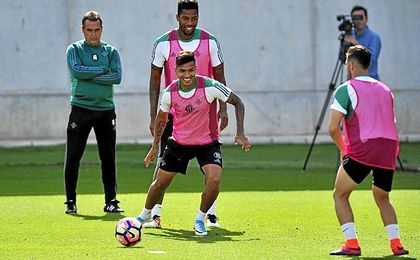 Alexis no continuará como entrenador, según Serra. Alexis no continuará como entrenador, según Serra.