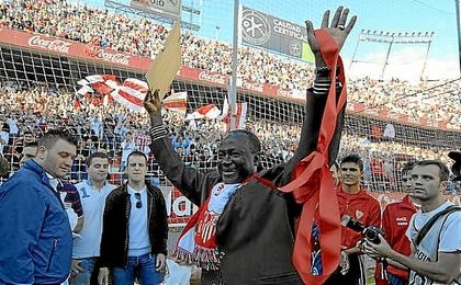 Biri Biri, en una visita anterior al Sánchez Pizjuán. Biri Biri, en una visita anterior al Sánchez Pizjuán.