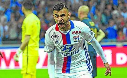 Rachid Ghezzal acaba contrato y saldrá gratis del Lyon. Rachid Ghezzal acaba contrato y saldrá gratis del Lyon.