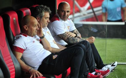 Sampaoli, en el banquillo en el partido contra Osasuna. Sampaoli, en el banquillo en el partido contra Osasuna.