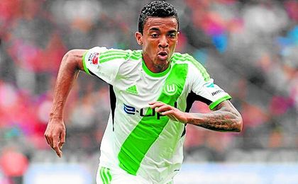 El brasileño Luiz Gustavo, de 29 años, ha jugado 27 encuentros esta campaña en la Bundesliga. El brasileño Luiz Gustavo, de 29 años, ha jugado 27 encuentros esta campaña en la Bundesliga.