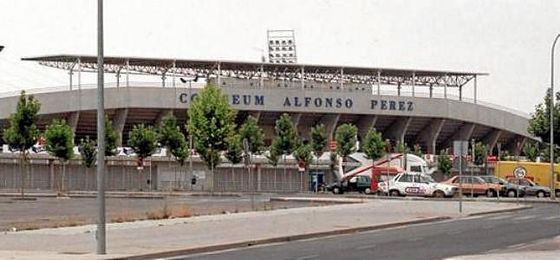 En desacuerdo con las intenciones de cambiar el nombre al estadio. En desacuerdo con las intenciones de cambiar el nombre al estadio.