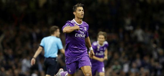 Ronaldo: "Los que me critican tienen que meterse otra vez la guitarra en el saco" Ronaldo: "Los que me critican tienen que meterse otra vez la guitarra en el saco"