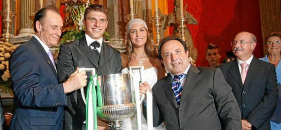 Morata: "Si me dejan me llevo la Champions a mi boda, como Joaquín" Morata: "Si me dejan me llevo la Champions a mi boda, como Joaquín"