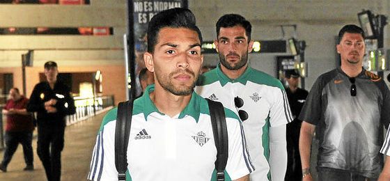 Petros quiere seguir, pero... Petros quiere seguir, pero...