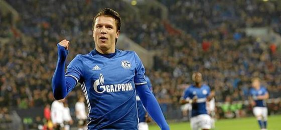 El Sevilla recibirá 15 millones por Konoplyanka. El Sevilla recibirá 15 millones por Konoplyanka.