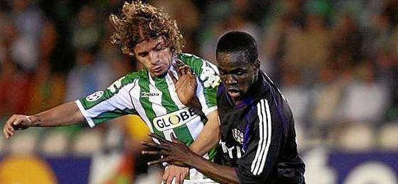 Imagen del debut de Tioté, pugnando en la imagen con Rivera. Imagen del debut de Tioté, pugnando en la imagen con Rivera.