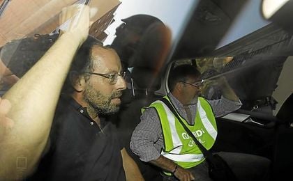 Rosell, el día que fue detenido. Rosell, el día que fue detenido.