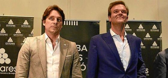 Adrián Fernández, junto a Rafael Salas. Adrián Fernández, junto a Rafael Salas.