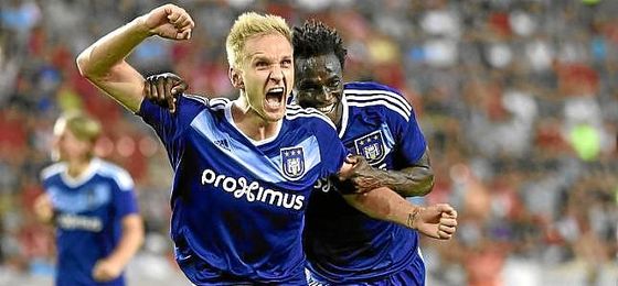 Teodorczyk celebra un gol con el Anderlecht. Teodorczyk celebra un gol con el Anderlecht.
