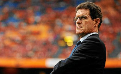 Fabio Capello retornará a los banquillos en China. Fabio Capello retornará a los banquillos en China.