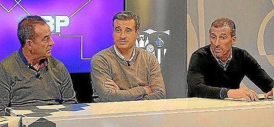 Miguel Ángel Gómez, entre Ramón Vázquez y Óscar Arias. Miguel Ángel Gómez, entre Ramón Vázquez y Óscar Arias.