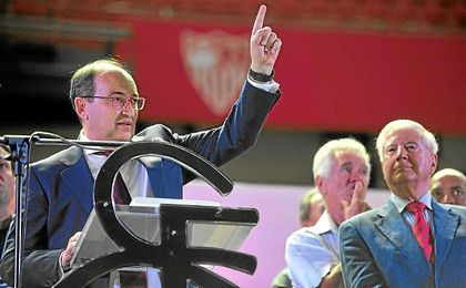 Castro ha defendido el sistema de la huella digital para acceder al estadio. Castro ha defendido el sistema de la huella digital para acceder al estadio.