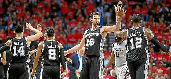 Pau Gasol, en un partido con los San Antonio Spurs. Pau Gasol, en un partido con los San Antonio Spurs.