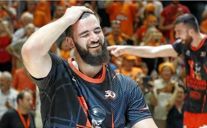 Dubljevic renueva con el Valencia Basket hasta el año 2020 Dubljevic renueva con el Valencia Basket hasta el año 2020