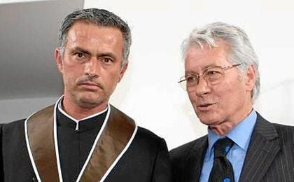 José Mourinho, junto a su padre. José Mourinho, junto a su padre.